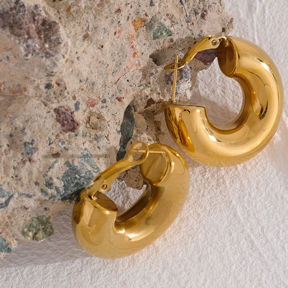 Chunky Minimalist Hoop Earrings - Picture 4 of 7